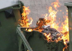 В Камышине кто-то поджигает пластиковые контейнеры "оптом"