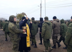 «Война сатаны против Креста продолжается»: с иконами проводили мобилизованных Волгоградской области на СВО