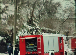 Что случилось в музыкальном училище в Камышине сегодня, 14 января, что с утра его вдруг окружили пожарные машины?