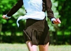 15-летняя школьница стала женщиной в объятиях кавалера, не умеющего писать