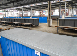 Несуразности Камышина: рынок в центре города пустой, а народ на земле на улице Ленина торгует, - камышанин