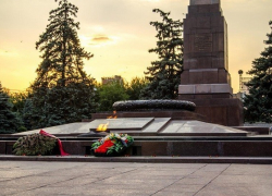 Турист подогрел воду на Вечном огне и загремел к  психиатру, - "Блокнот Волгограда"