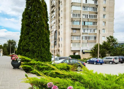 Тело разбившегося мужчины нашли у высотки в 3-м микрорайоне Камышина