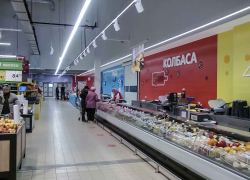 Сеть «Магнит» объявила, что будет раздавать продукты с истекающим сроком годности бедным 