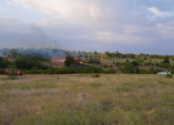 Волгоградская область вспыхнула пожарами сразу в нескольких районах по соседству с Камышинским, на помощь вылетел ИЛ из Москвы (ВИДЕО)