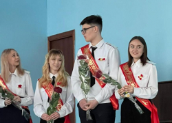 "Сегодня для моей дочери прозвенел последний звонок, я горжусь ею", - поздравление выпускнице школы №5 Алисе Шипиловой