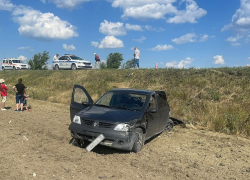 На автодороге "Волгоград - Камышин" сегодня, 18 июля, столкнулись три транзитных авто