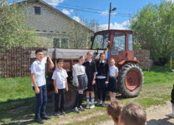 В Камышинском районе экскурсоводом для школьников стал успешный фермер