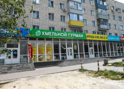 Уличная реклама по закону, подписанному сегодня Владимиром Путиным, переходит исключительно на русский язык