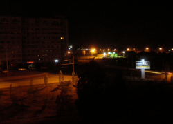 Сегодня ночью со стороны гаражного кооператива и заправки в пятом микрорайоне были слышны хлопки, валил дым, туда примчались пожарные и "скорая"