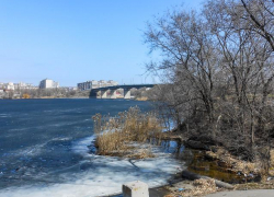 Центр "Планета молодых" хочет вручить подарки и тарелку супер-плова участникам субботника на замусоренном берегу Камышинки 