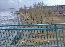 "Культовая" камышинская ржавая ванна поменяла место дислокации - началась переделка парка "Топольки" (ВИДЕО)