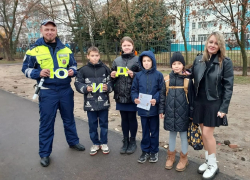 О чем написали мальчишки и девчонки в "Письме водителю" в Камышине