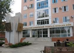 В Волгограде пациент из Котово выпал с 6-го этажа ковидного госпиталя