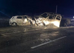 Два тела обнаружили медики на месте страшного удара автомобилей на трассе между Камышином и Волгоградом