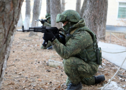 В Волгоградской области военные обезвредили условного противника под прикрытием огня боевых машин