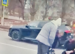 В Камышине у Бородинского моста сбили на переходе женщину (ВИДЕО)