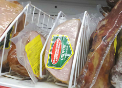 Задержан камышанин,  который незаметно складывал в рюкзак дорогие продукты и похищал их
