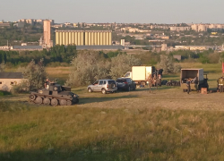 По какому случаю в Камышине на 3-м городке появился "фашистский танк"?