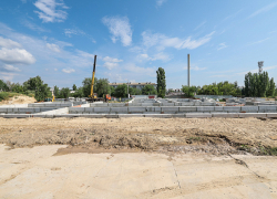 Андрей Бочаров приехал в Камышин и поставил задачи по оснащению новой строящейся поликлиники в городе