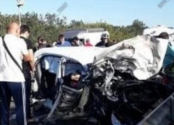 На федеральной трассе "Тойота" утром 30 августа врезалась в цементовоз: три трупа (ВИДЕО)