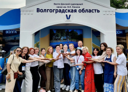 Как на ВДНХ в Москве играют в "Арбуз Камышина"