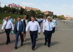 В Камышин неожиданно нагрянул губернатор Андрей Бочаров и пообещал городу новую пристань