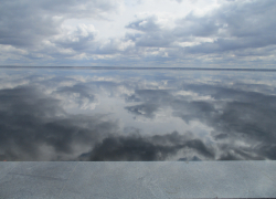 Сегодня, 5 апреля, Волга у Камышина поразила редким природным явлением