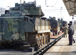 Трофейную боевую машину США Bradley привезли военные в Волгоград, - "Блокнот Волгограда"