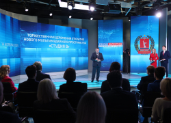 Андрей Бочаров озвучил идею, как в Волгоградской области готовить толковых журналистов для местных редакций