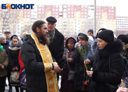 Родные и друзья простились с 14-летним школьником, который умер посреди магазина , - "Блокнот Волгограда"