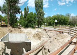 Коммунальщики Камышина ведут масштабные работы по обновлению коммуникаций на улице Текстильной
