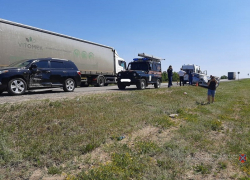 Под Камышином 19-летний водитель на "Тойоте" не смог развернуться с обочины и отправил в больницу двоих