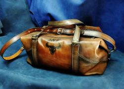 Полиция Камышина задержала местного "прыгуна", через окно проникшего в квартиру и обчистившего дамскую сумку прямо при хозяйке