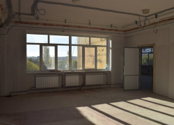 Администрация Камышина доложила горожанам, как продвигается ремонт школ, вернее - одной школы