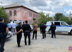 «На пол, руки за голову!»: в Камышине и Петровом Вале Камышинского района силовики пришли с проверкой к цыганам, - информагентство "Высота 102" (ВИДЕО)