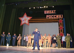 В Камышине на фестивале имени героя исполняли песни о героях