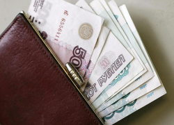 Работодателям Камышина  предлагают платить зарплату работникам не менее 11 829 рублей 60 копеек