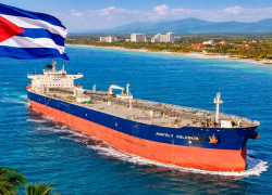 Россия прорвала энергетическую блокаду Кубы: «теневой танкер» РФ спасет страну от катастрофы, доставив на остров 700 тыс. баррелей нефти