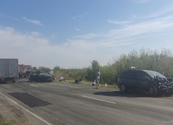 1 сентября в волгоградской клинике врачи продолжают бороться за жизнь троих детей, попавших в смертельную аварию на трассе между Камышином и Волгоградом