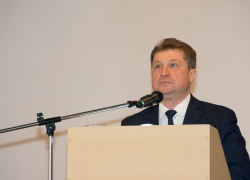 Станислав Зинченко туманно доложил камышанам, как его администрация подготовилась к возможным весенним пожарам