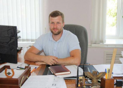 На местном медиапространстве впервые появилось лицо нового и. о. руководителя комитета по образованию Камышинского района