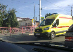 Водитель на мотороллере "Муравей" разогнался в селе Костарево в Камышинском районе и перевернулся