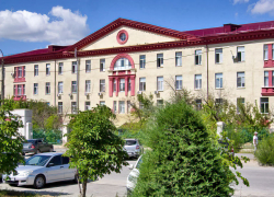 Руководитель волгоградского филиала фонда «Защитники Отечества» посетила ЦГБ Камышина, выводы из визита держатся в секрете