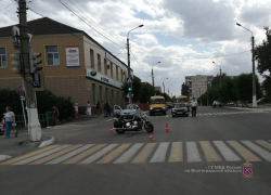 В Камышине на улице Пролетарской гонщик на "Ямахе" не справился с управлением и перевернулся