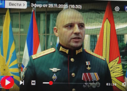 Гвардии капитану Евгению Мельнику из 33-го полка, дислоцирующегося в Камышине, сегодня, 25 ноября, в Москве вручили Звезду Героя России