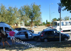 Камышане пишут в соцсетях, что устроил большегруз с отказавшими тормозами на улице Волгоградской в городе