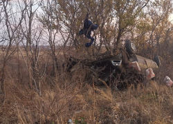 Кошмарное смертельное "кувыркание" в кювет произошло на трассе между Камышином и Волгоградом сегодня, 21 октября