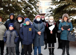 Жители Михайловки начинали воевать за свои онкодиспансеры в одном ряду с камышанами, а теперь продолжают одни