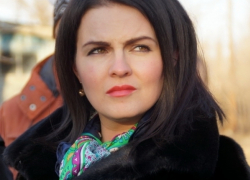 Депутат камышан в Госдуме Анна Кувычко ждет предложений на конкурс патриотической песни